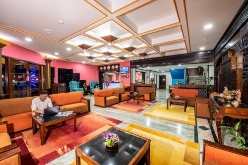Лоби, Hotel Nirvana Luxury International in Siddharthanagar