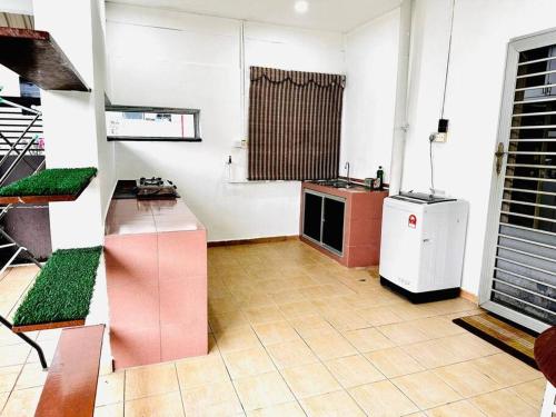 Kitchen, Kulai landed corner lot+kids pool+ mini waterpark near Putra Sports Complex
