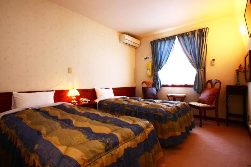 room detail thumbnail 1