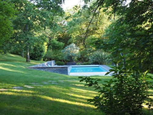 Le Haut Puits Amboise Tours piscine dans grand parc