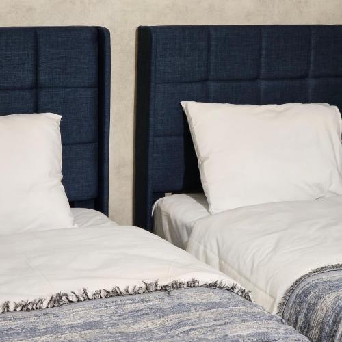 4 twin beds