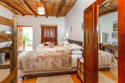 Bella de Karoo -Big Foot Safaris in Buffelskloof