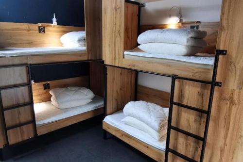 1 twin bed