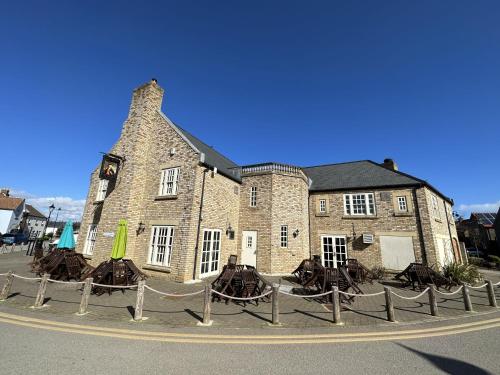 Bay Shores - 2 cottages 2 minutes apart - Part of the The Bay Filey Holiday Village with pool gym and direct beach access pub restaurant tennis and meadows walks - image 4