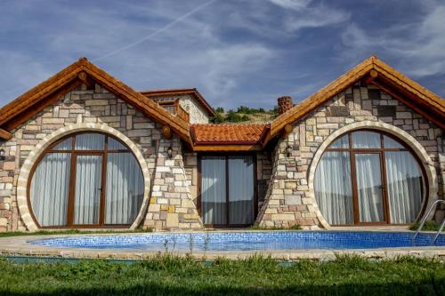 B&B Nicea - Amazing Stone House with Private Pool in Iznik - Bed and Breakfast Nicea