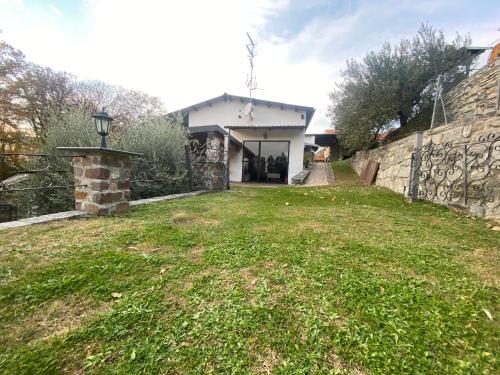 Lovely Villa w Renovated Barn, Pool, BBQ & extensive Hectares of Land