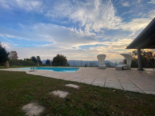  Lovely Villa w Renovated Barn, Pool, BBQ & extensive Hectares of Land in 6834 Morbio Inferiore