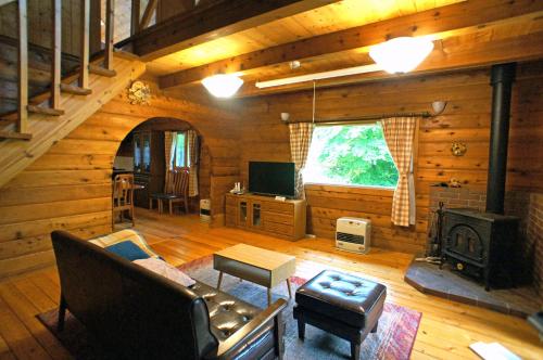 HARUNA LODGE Private log house with starry sky from the skylight, fireplace, and spacious deck BBQ