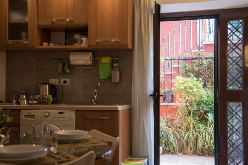 Aventino apartment, Rome (photo 7)