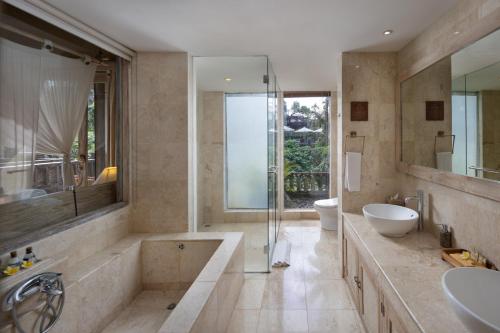 Suite with Free Benefits image 8