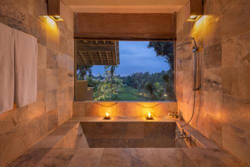 Suite with Free Benefits image 9