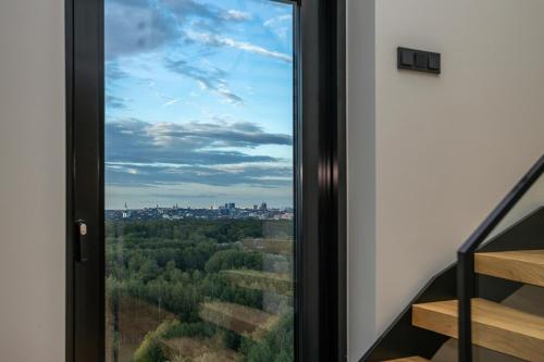 Elegant Seaview Penthouse 3BR Ensuite Luxury Retreat with Sauna and Free Parking Elegant Seaview Penthouse 3BR Ensuite Luxury Retreat with Sauna and Free Parking