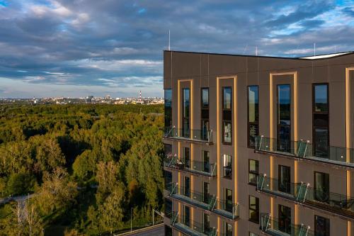 Elegant Seaview Penthouse 3BR Ensuite Luxury Retreat with Sauna and Free Parking Elegant Seaview Penthouse 3BR Ensuite Luxury Retreat with Sauna and Free Parking