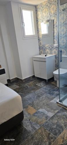 Bathroom, HOSTAL NERVION in Seville