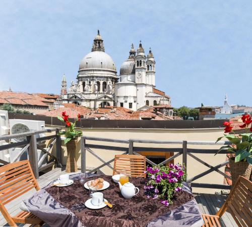 Accademia Charm Apartments by Wonderful Italy, Venezia