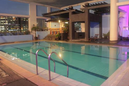スイミングプール, プリンス プラザ II コンドテル (Prince Plaza II Condotel) in マニラ