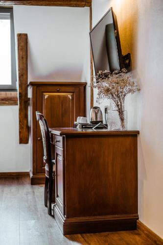 CASA CHITIC - HOTEL & RESTAURANT- Str Nicolae Balcescu 13 - image 11