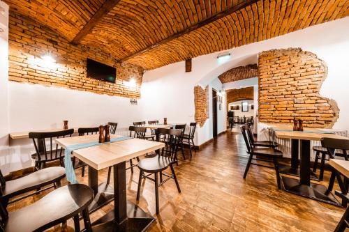 CASA CHITIC - HOTEL & RESTAURANT- Str Nicolae Balcescu 13 - image 13