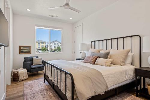 Sun-Kissed Retreat home - image 5