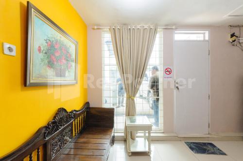 Bintaro Guest House near RS Pondok Indah Bintaro RedPartner