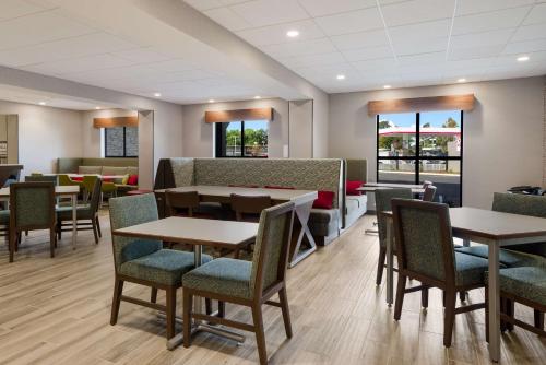 Food and beverages, Hampton Inn Concord in Concord (CA)