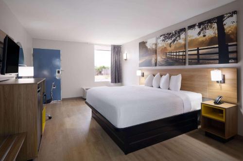 เดย์ส อินน์ บาย วินด์แฮม มอนต์โกเมอรี ไอ-85 (Days Inn by Wyndham Montgomery I-85) in มอนต์โกเมอรี (AL)