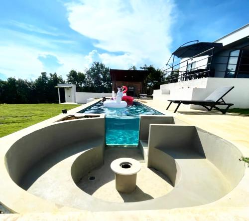 Hermosa Villa con piscina