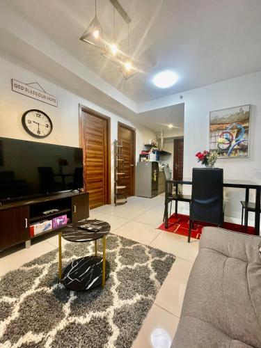 2BR Condo unit with Balcony at the Center of Cebu, Cebu (zdjęcie 3)