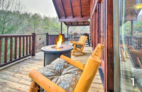 The Moose Cove Hideaway on the Lake near Forbidden Caverns