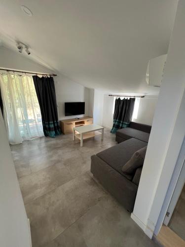 Suite with Mountain View image 7
