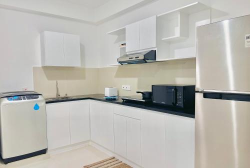 Joansa Luxury Beachfront Apartment - main image