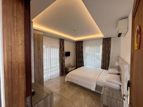 Double Room with Mountain View image 4
