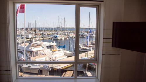 Hotel Strandtangen - image 12