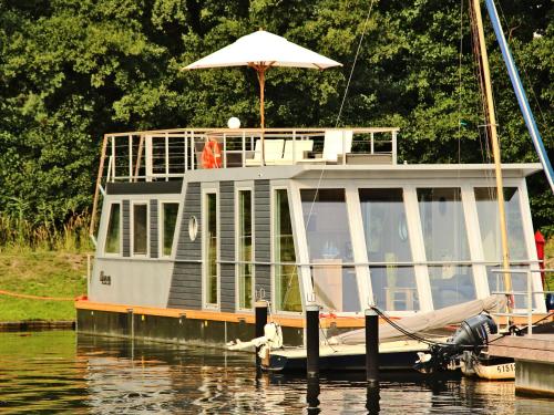 . Hausboot Ueckermuende