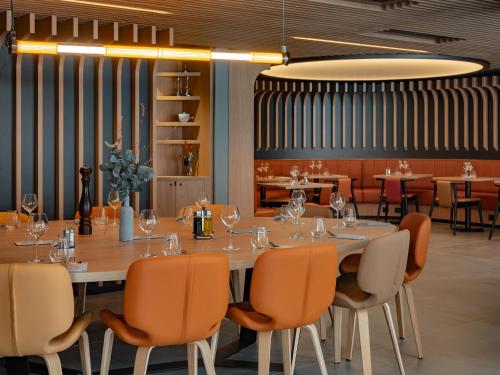 Ресторант, Novotel Paris Val de Fontenay in Фонтане-су-Боа