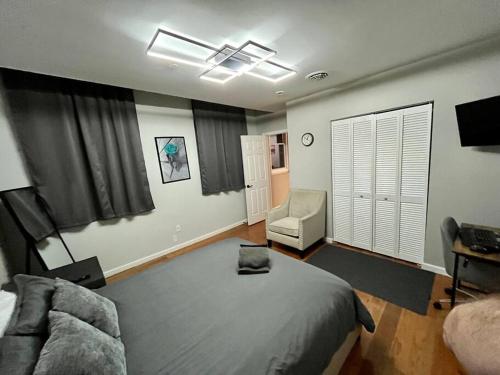 Downtown Albany 1 Bed + Workstation @ Maiden Lane