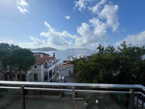 Double Room with Sea View image 4