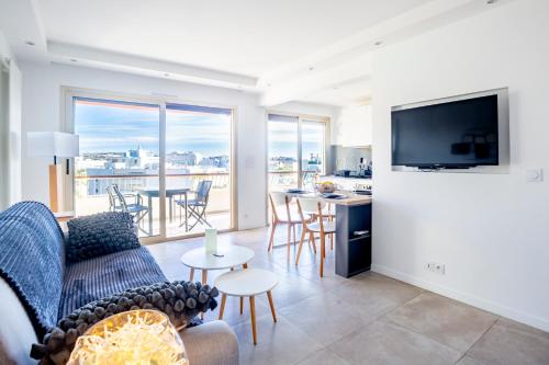 One-Bedroom Apartment image 10
