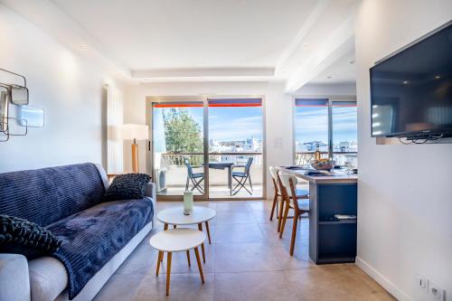 One-Bedroom Apartment image 8