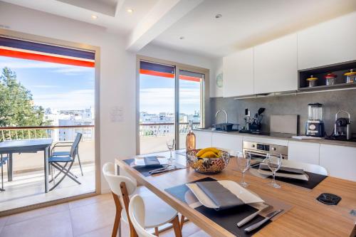 One-Bedroom Apartment image 7