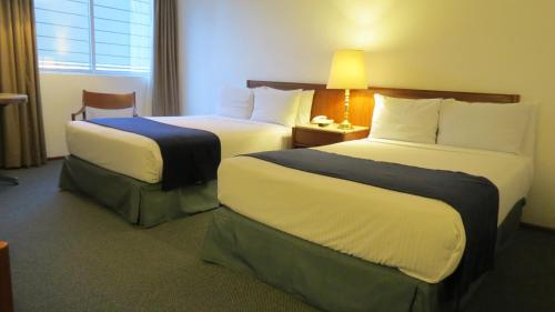 2 twin beds