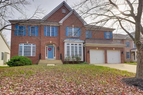 Pet-Friendly Lanham Getaway with Community Pool! Pet-Friendly Lanham Getaway with Community Pool!