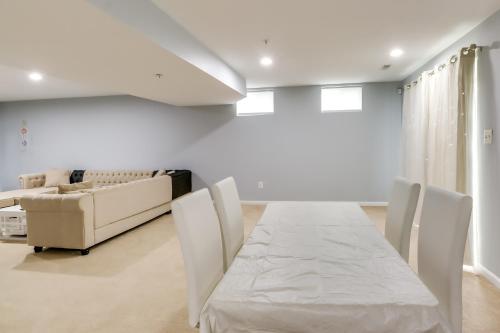 Pet-Friendly Lanham Getaway with Community Pool! in Lanham (MD)