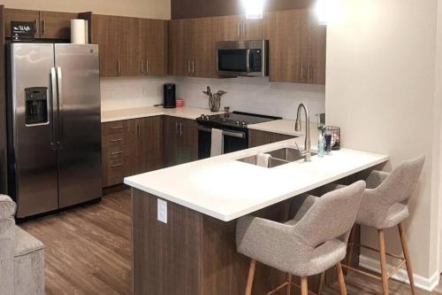 New Modern 1 BR in Heart of Midtown