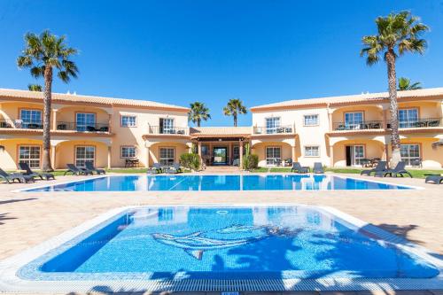 Atalaia Sol Aparthotel - tennis & heated pool in winter