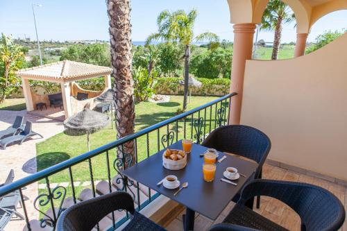 Atalaia Sol Aparthotel - tennis & heated pool in winter