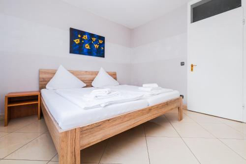 G & L Hotel - image 12