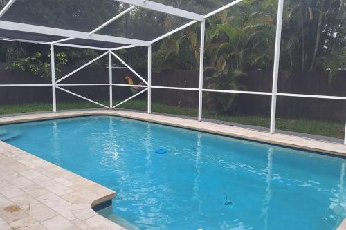 Best of Oakland Park, with heated enclosed pool