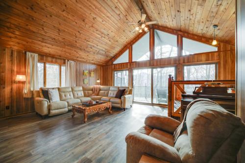 Maggie Valley Home with Impeccable Mountain Views! in Maggie Valley, USA