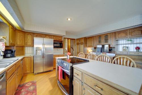 Maggie Valley Home with Impeccable Mountain Views! in Maggie Valley, USA